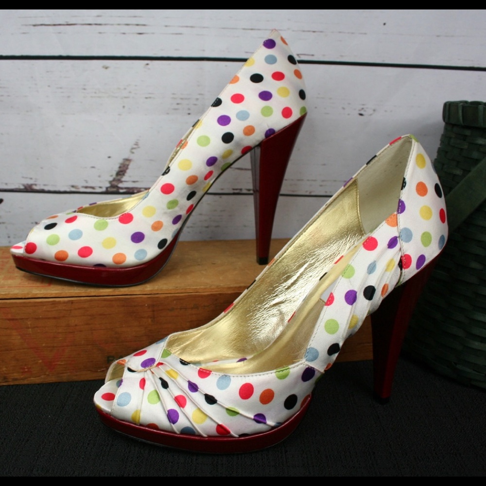 Super fun Steve Madden polka dot heels! - Picture 3 of 8